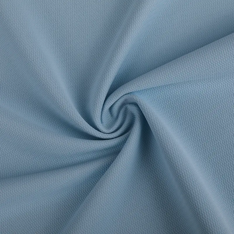 Wat zijn de nieuwste innovaties op het gebied van functionaliteit en comfort van polyester microvezelstoffen?